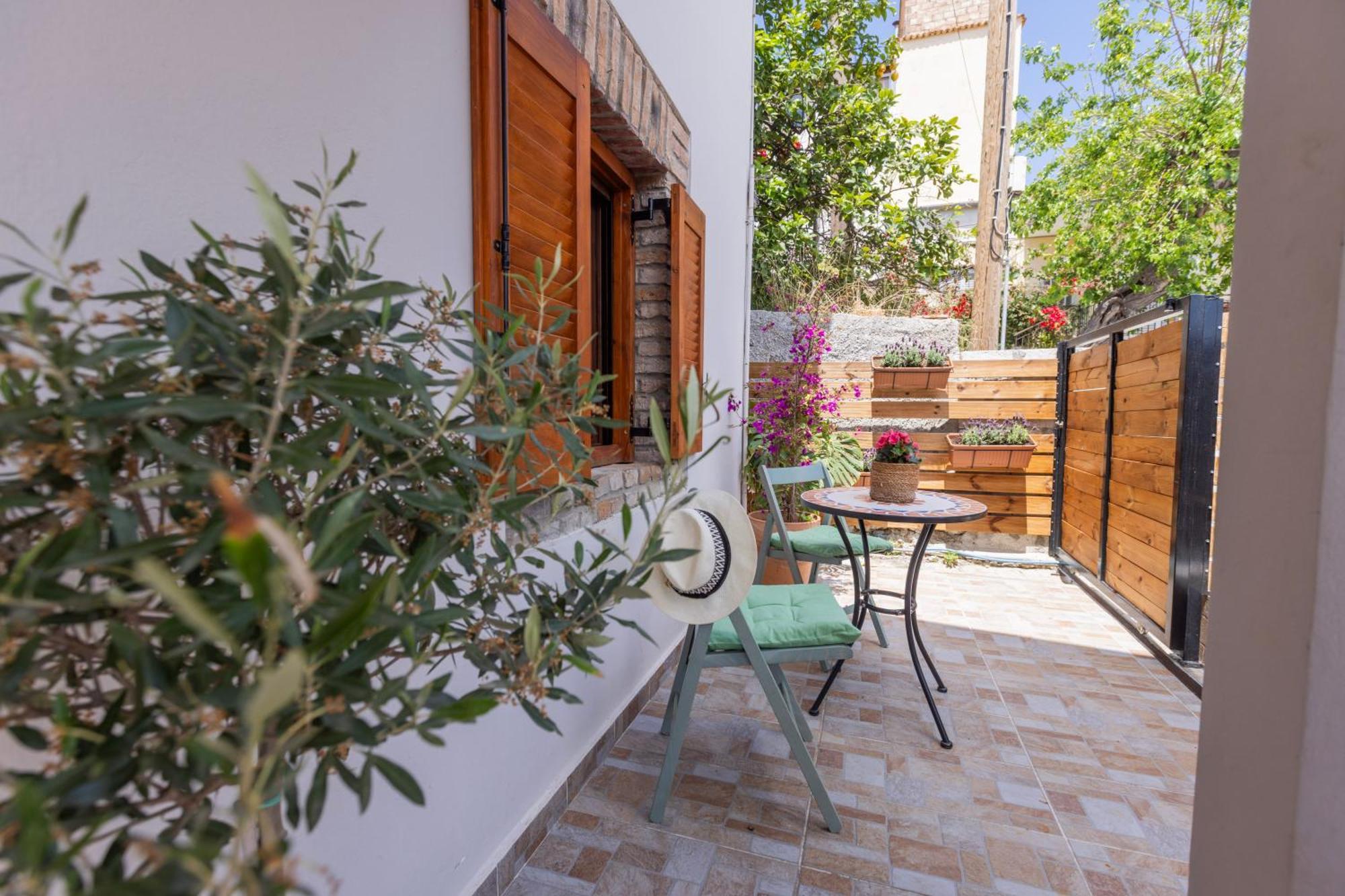 The Stone Suite Moraitika Exterior foto
