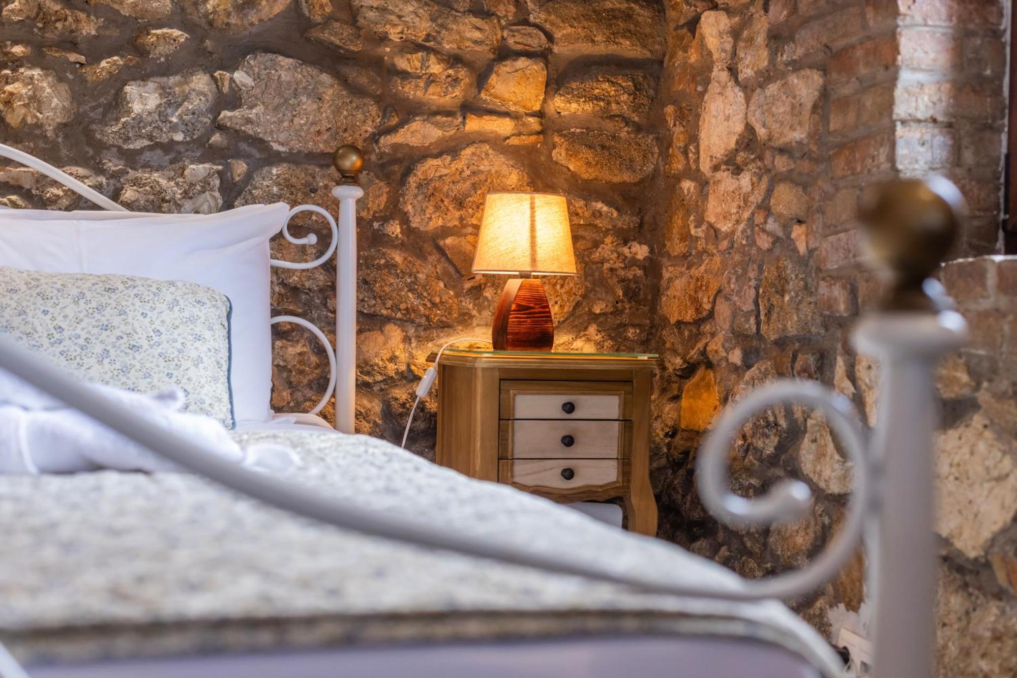 The Stone Suite Moraitika Exterior foto